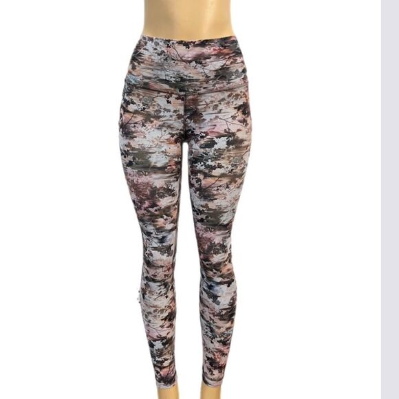 Lululemon Align High Rise pants in future Utopia multi 6 Like New condition 25” - Picture 3 of 9